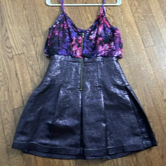 Tracy Reese Prom cocktail dress worn by Taylor Swift - Picture 4 of 6